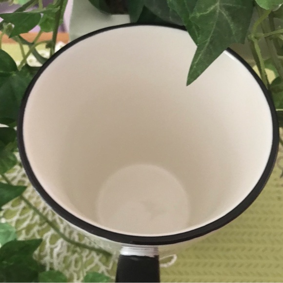 SIGNATURE COLLECTABLE MUG - Picture 4 of 6